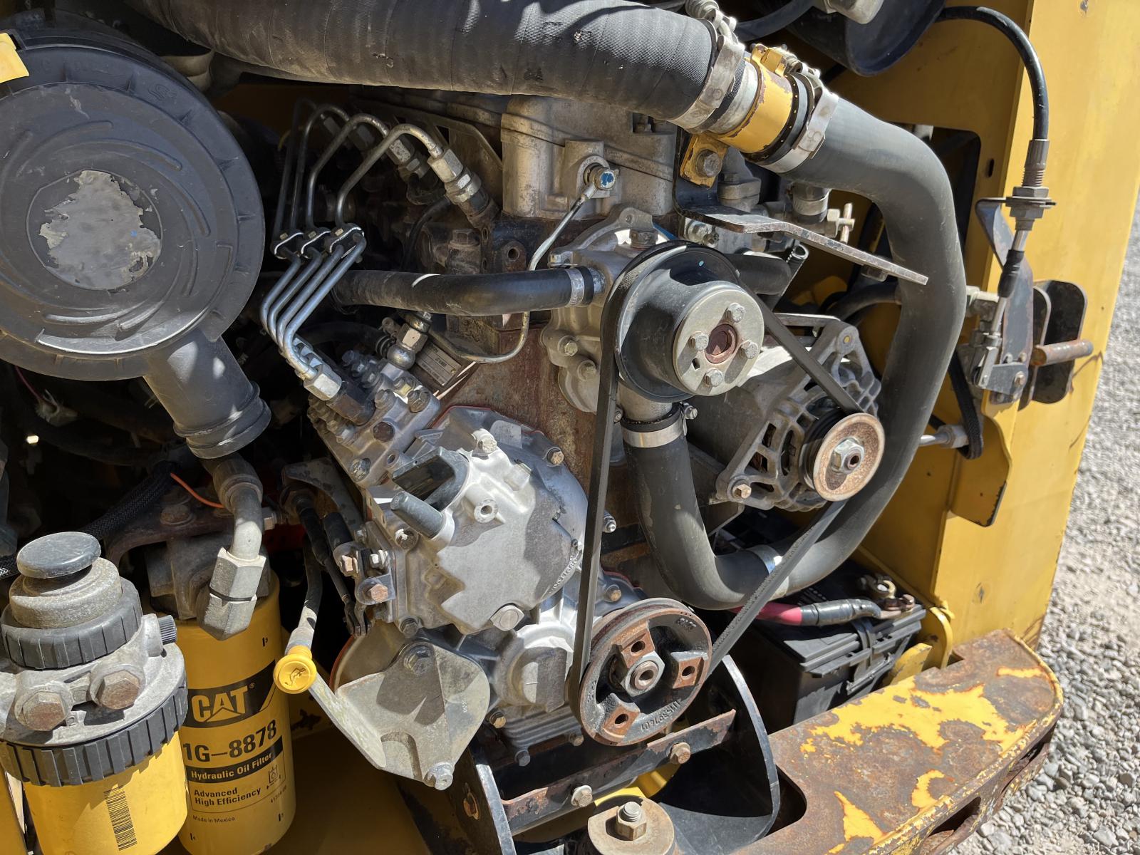 ./imagenes/INVOICE/2019/15904/CATERPILLAR 232B (16).JPG